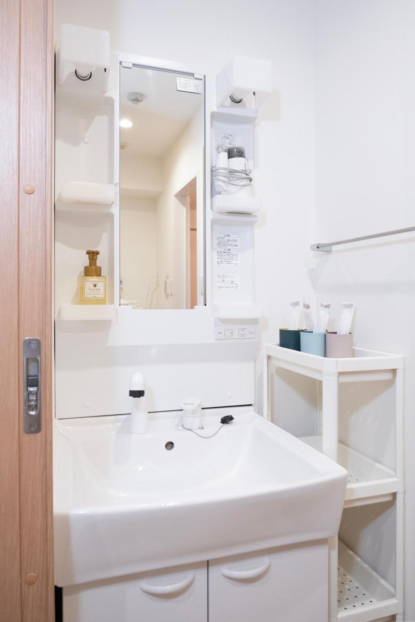 The Peak Shinsaibashi Apartment Osaka Exterior photo